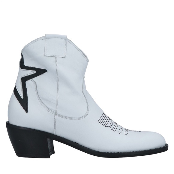 Ankle Boot - Picture 1 of 4